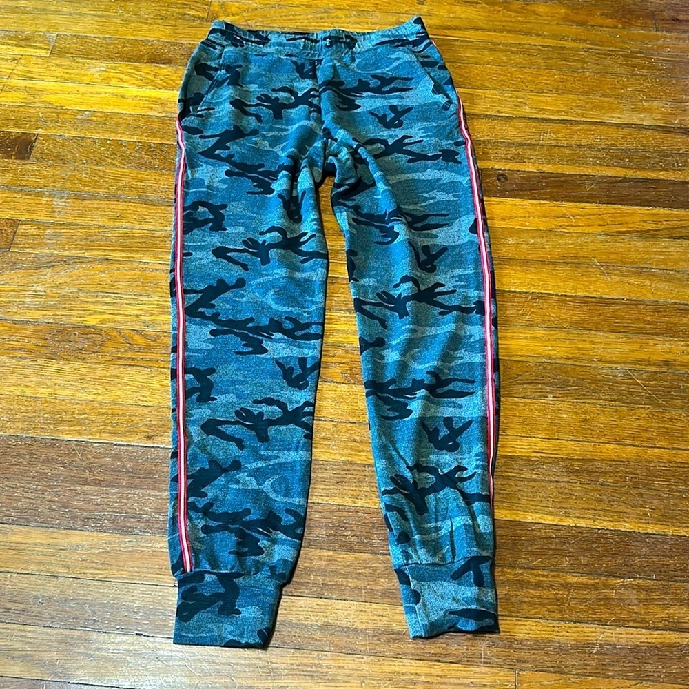 Sundry Women’s Camo Joggers, Sz XS